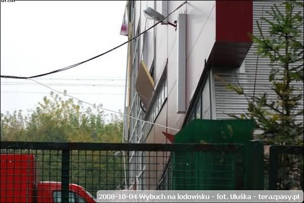 2008-10-04-eksplozja-hala-hokejowa-u-03_600