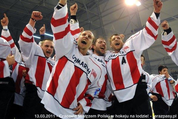 2011-03-13-plh-cracovia-mistrzem-hokeja-b-048_600