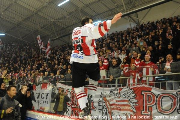 2011-03-13-plh-cracovia-mistrzem-hokeja-b-142_600
