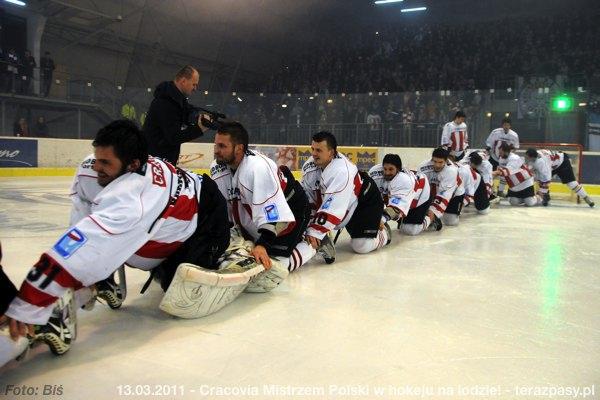 2011-03-13-plh-cracovia-mistrzem-hokeja-b-243_600