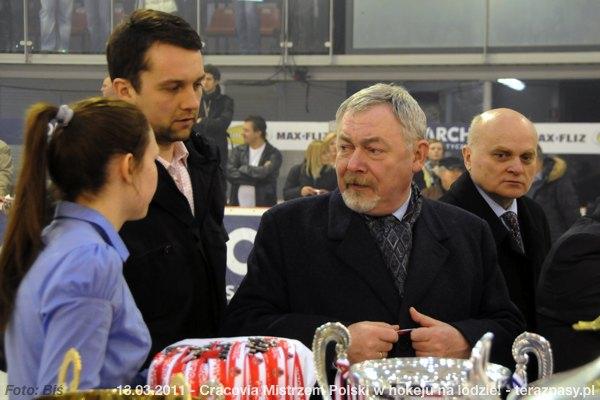 2011-03-13-plh-cracovia-mistrzem-hokeja-b-345_600