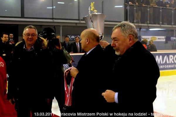2011-03-13-plh-cracovia-mistrzem-hokeja-b-468_600