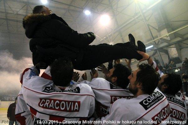 2011-03-13-plh-cracovia-mistrzem-hokeja-b-791_600