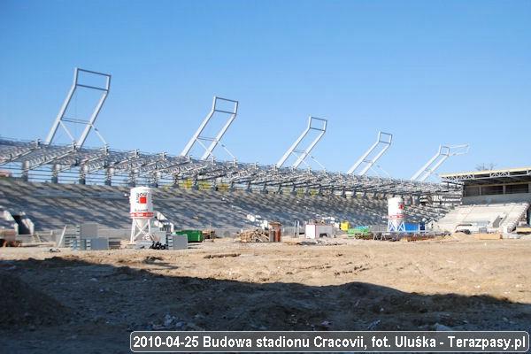 2010-04-25_Budowa_Stadionu_Cracovii_013_600