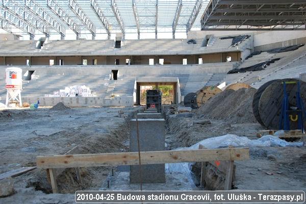 2010-04-25_Budowa_Stadionu_Cracovii_016_600