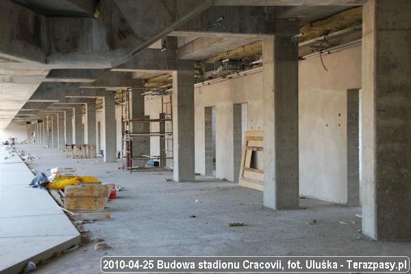 2010-04-25_Budowa_Stadionu_Cracovii_029_600