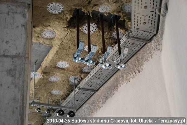 2010-04-25_Budowa_Stadionu_Cracovii_030_600