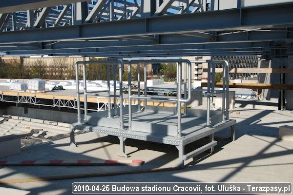 2010-04-25_Budowa_Stadionu_Cracovii_037_600
