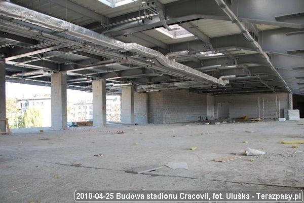 2010-04-25_Budowa_Stadionu_Cracovii_049_600