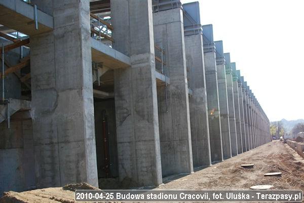 2010-04-25_Budowa_Stadionu_Cracovii_059_600