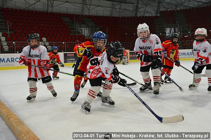 2012-04-01-Turniej_mini_Hokeja-u_4223_720