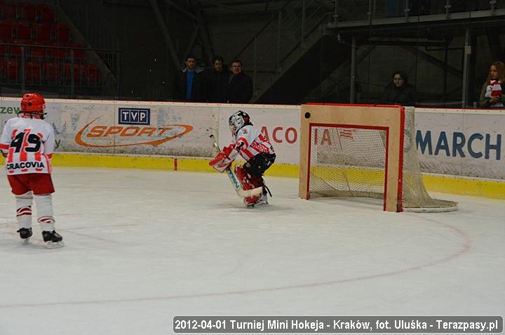 2012-04-01-Turniej_mini_Hokeja-u_4317_720