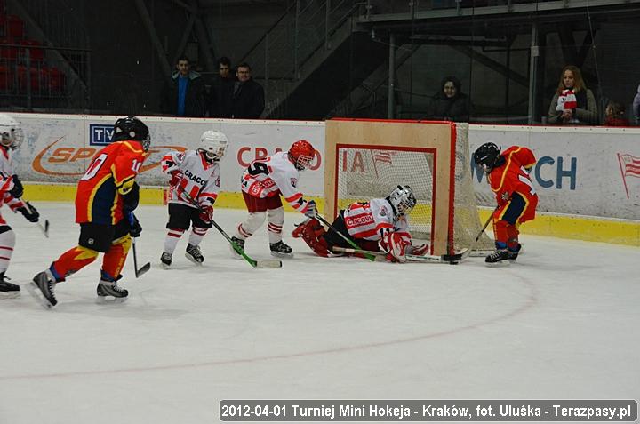 2012-04-01-Turniej_mini_Hokeja-u_4334_720