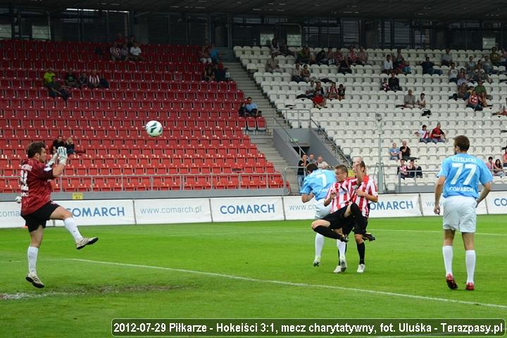 2012-07-29_Piłkarze-Hokeiści_u_2311