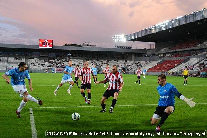 2012-07-29_Piłkarze-Hokeiści_u_3005