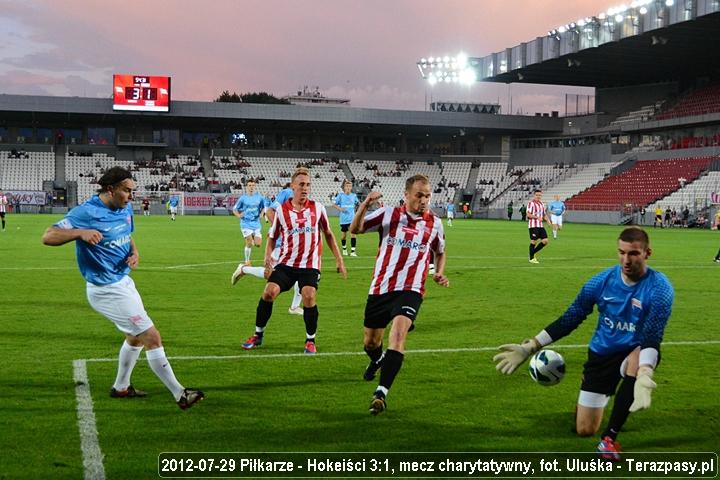 2012-07-29_Piłkarze-Hokeiści_u_3006