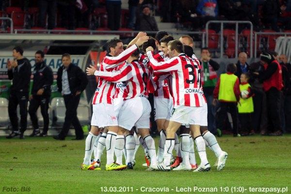 2011-03-13-cracovia-lech_b_242_600