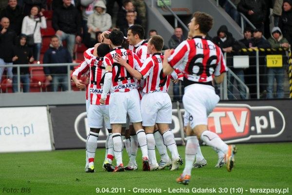 2011-04-09-cracovia-lechia_b_168_600