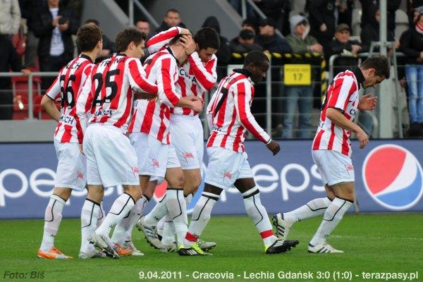 2011-04-09-cracovia-lechia_b_176_600