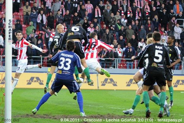 2011-04-09-cracovia-lechia_b_279_600