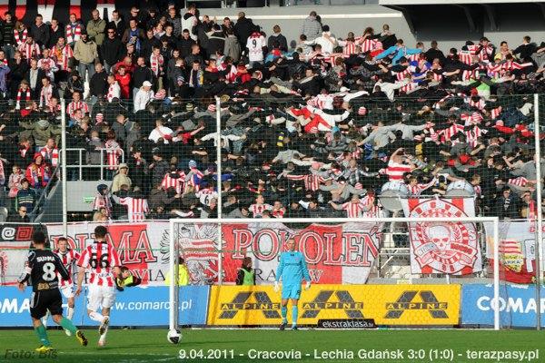 2011-04-09-cracovia-lechia_b_305_600