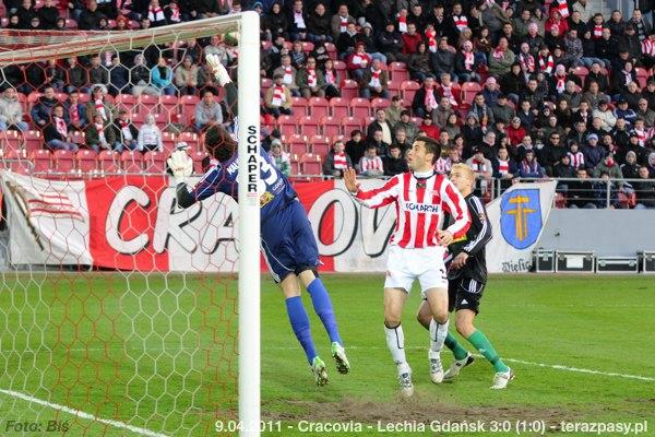 2011-04-09-cracovia-lechia_b_330_600