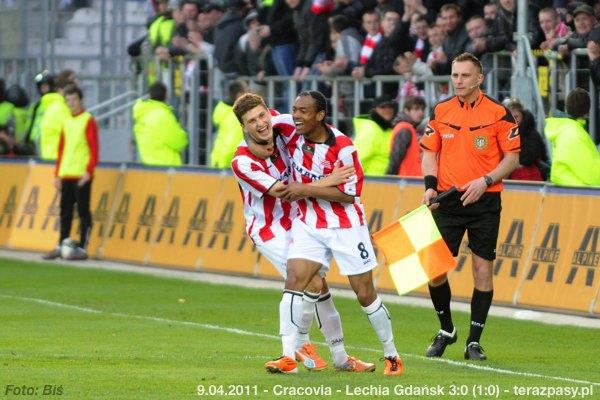 2011-04-09-cracovia-lechia_b_351_600
