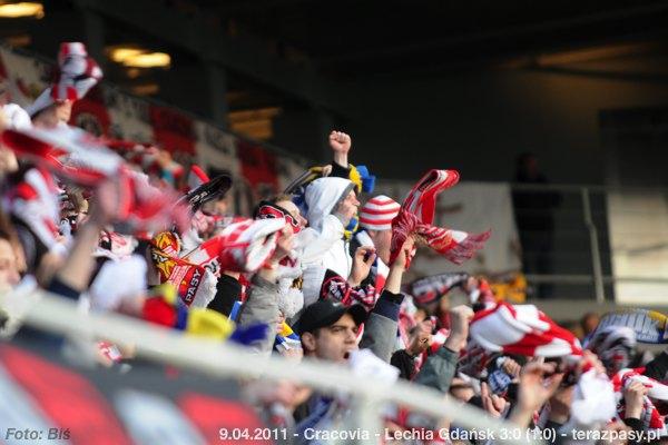 2011-04-09-cracovia-lechia_b_369_600