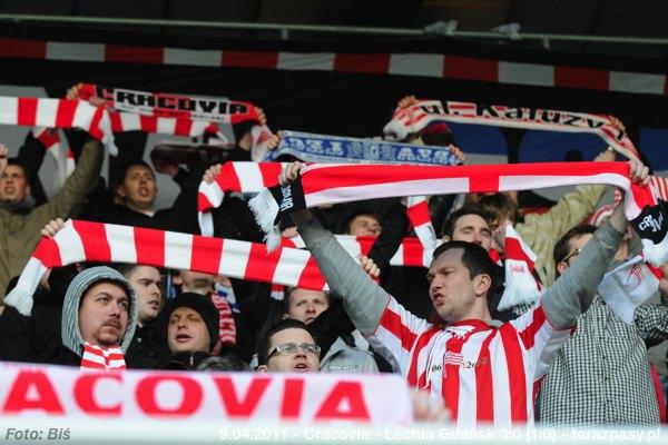 2011-04-09-cracovia-lechia_b_378_600