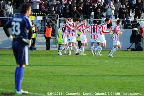 2011-04-09-cracovia-lechia_b_438_600