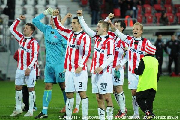 2011-04-09-cracovia-lechia_b_670_600