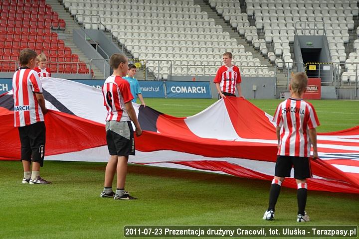 2011-07-23_prezentacja_druzyny-u_5533_720