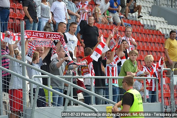 2011-07-23_prezentacja_druzyny-u_5540_720