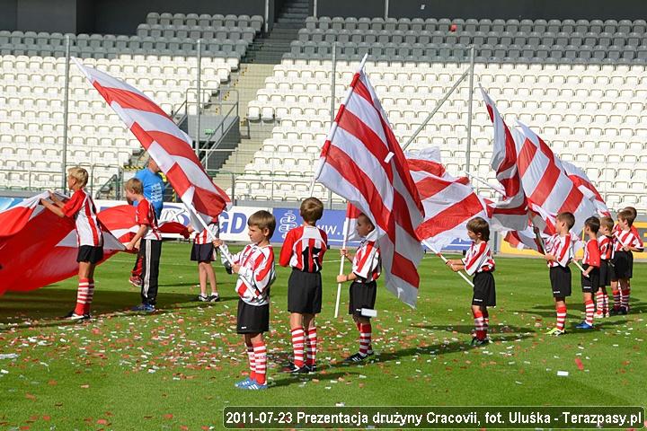 2011-07-23_prezentacja_druzyny-u_5614_720