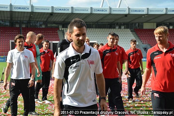2011-07-23_prezentacja_druzyny-u_5652_720