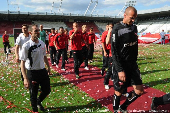 2011-07-23-cracovia-prezentacja_druz?çyny_b_200_720