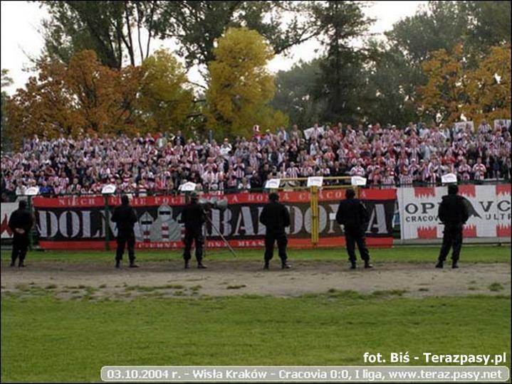 2004-10-03_Wisła_Kraków-Cracovia_2b-040
