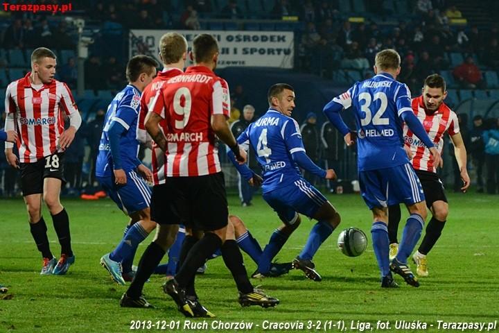 2013-12-01_Ruch_Chorzow-Cracovia_4573_720