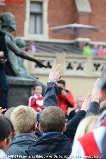 2013-09-21_Przemarsz_Cracovii_2424_720