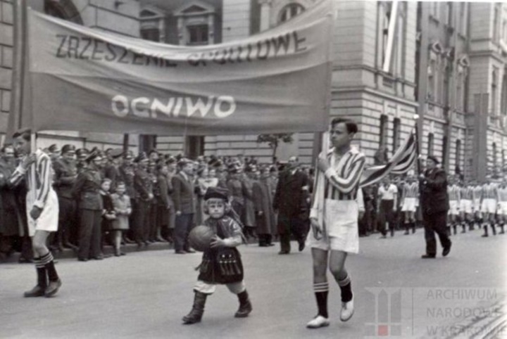 Cracovia-1-maja-lata-50-archiwum-narodowe-krakow