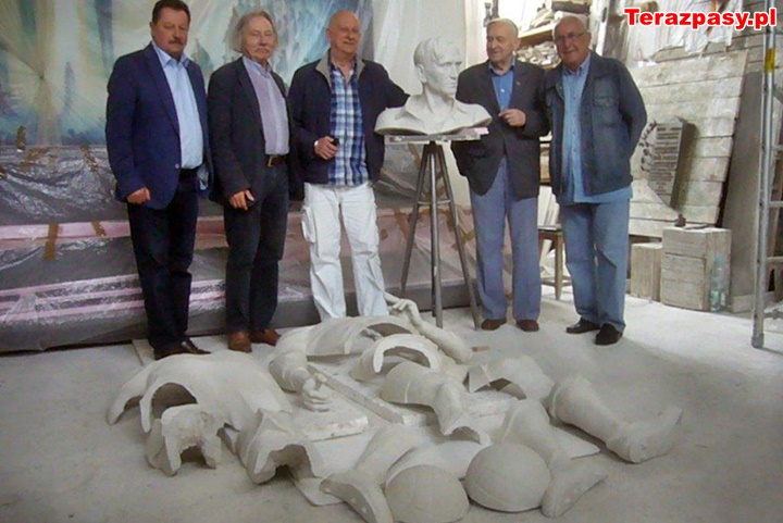 kaluza-pomnik-rada-seniorow