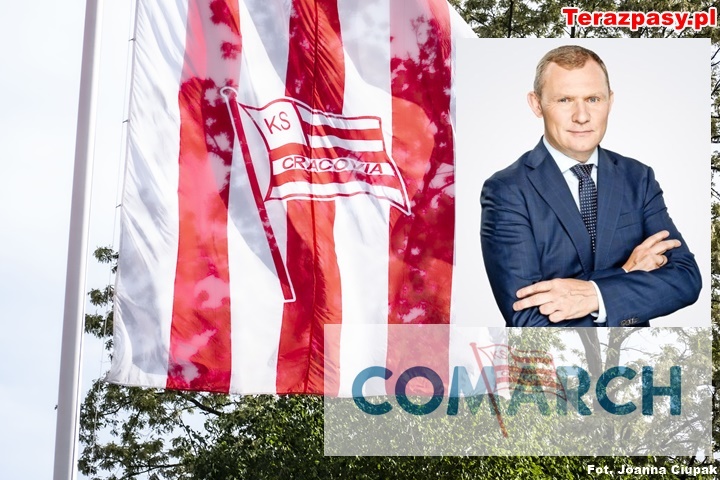 mikos-jaroslaw-comarch-flaga-cracovia