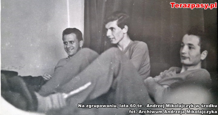 Na zgrupowaniu, lata 60-te - Andrzej Mikołajczyk w środku