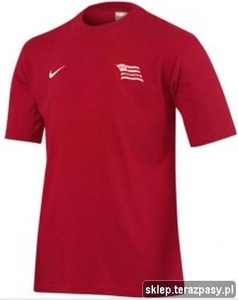 nike-Cracovia-Nike-Team-Swoosh-Tee-czerwona