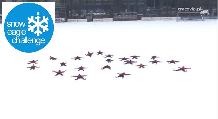 snow-pilkarze-cracovii-2015-02-18-mks