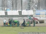 2010-02-21-hutnik-murawa